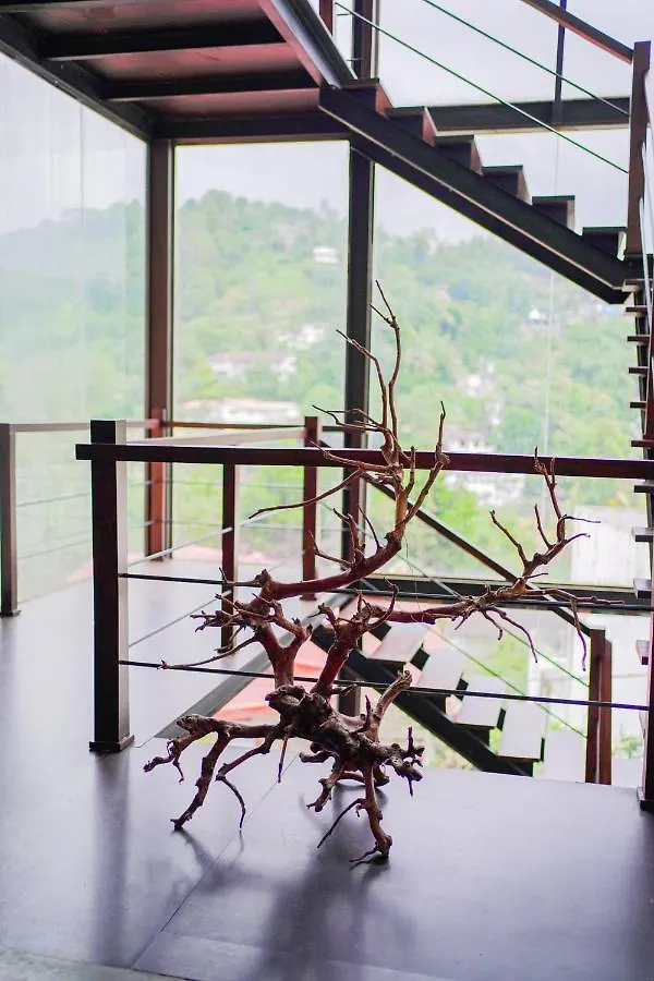 Avora Mount Hotel Kandy