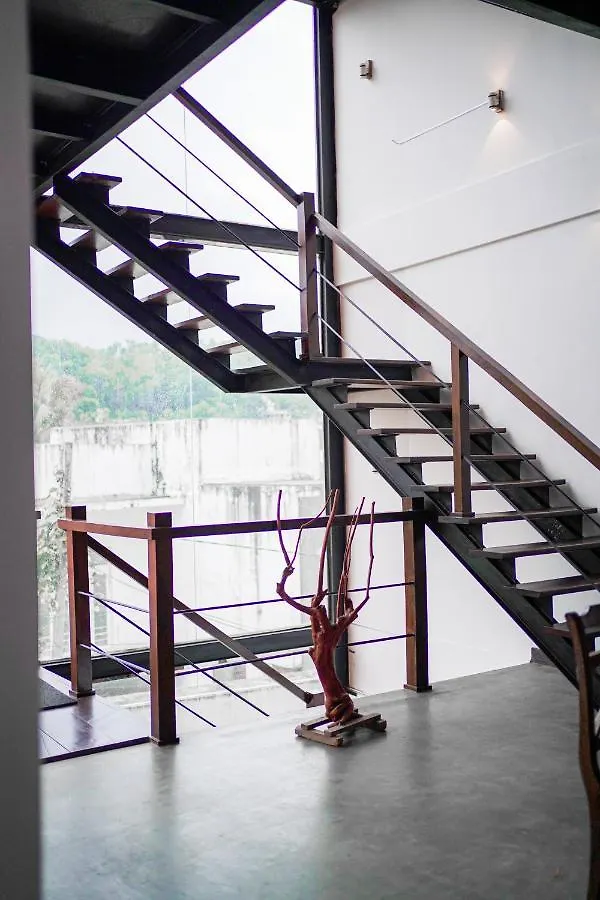 Avora Mount Hotel Kandy