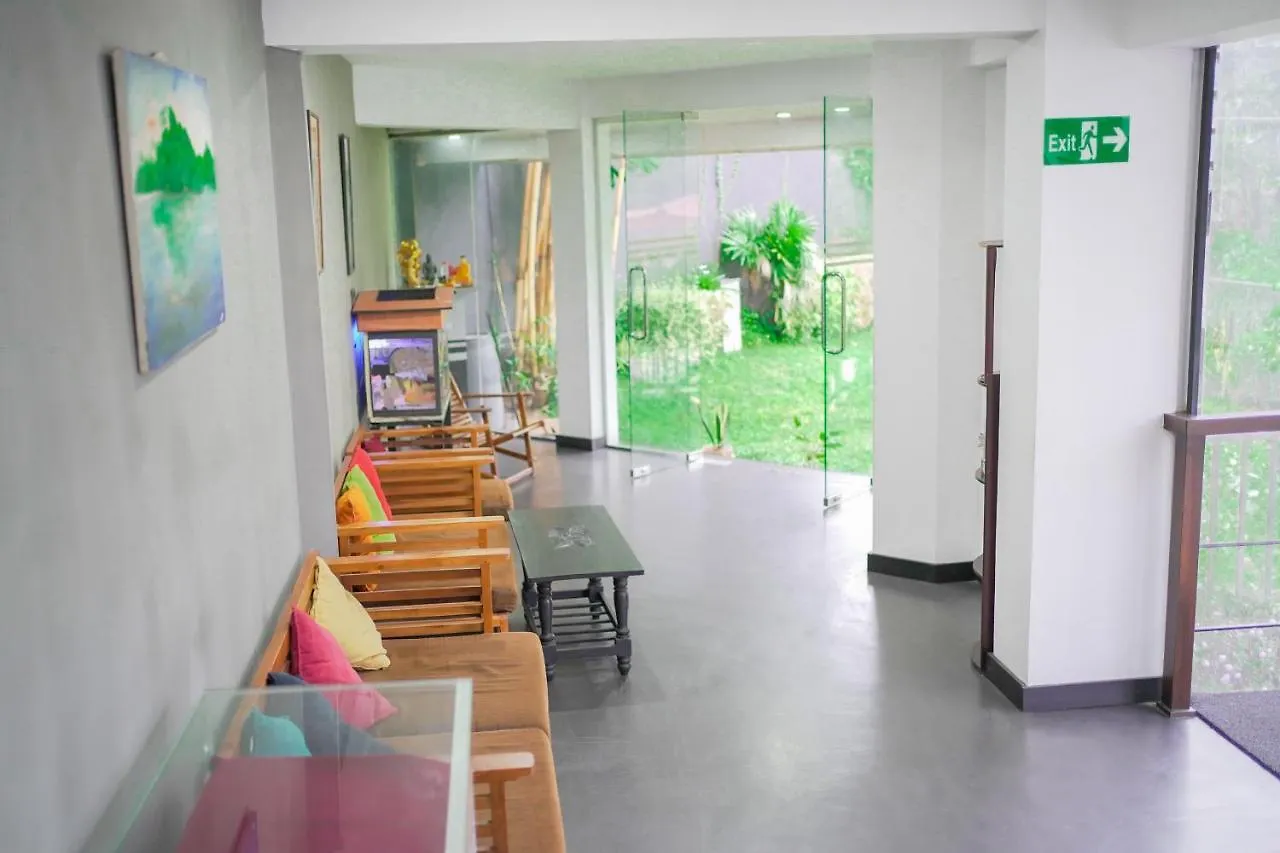 Avora Mount Hotel Kandy